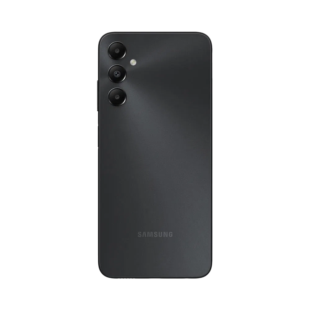 Siyah Samsung Galaxy A05s akıllı telefonun arka yüzü, üçlü kamera kurulumu ve LED flaş detayı