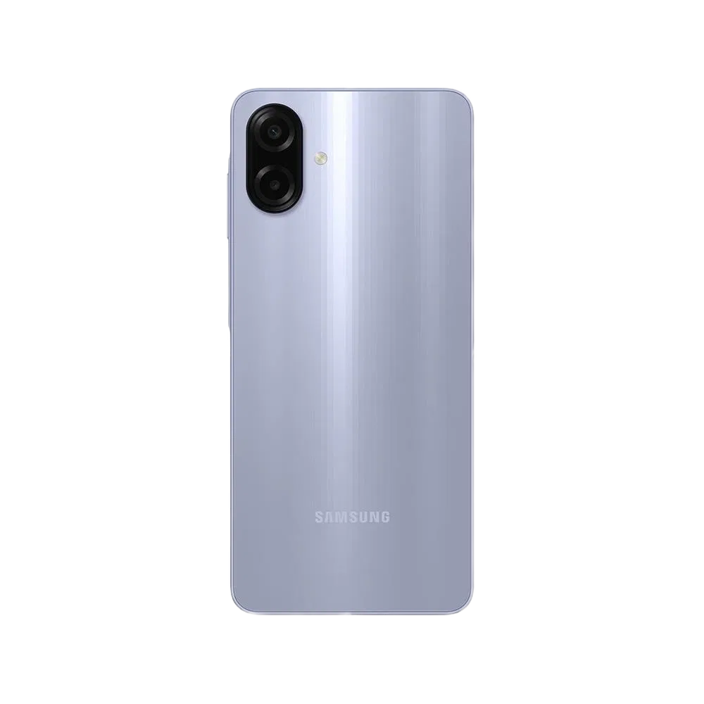 Mor Samsung Galaxy A07 akıllı telefonun arka yüzü, çift kamera modülü ve LED flaş detayıyla görünüyor