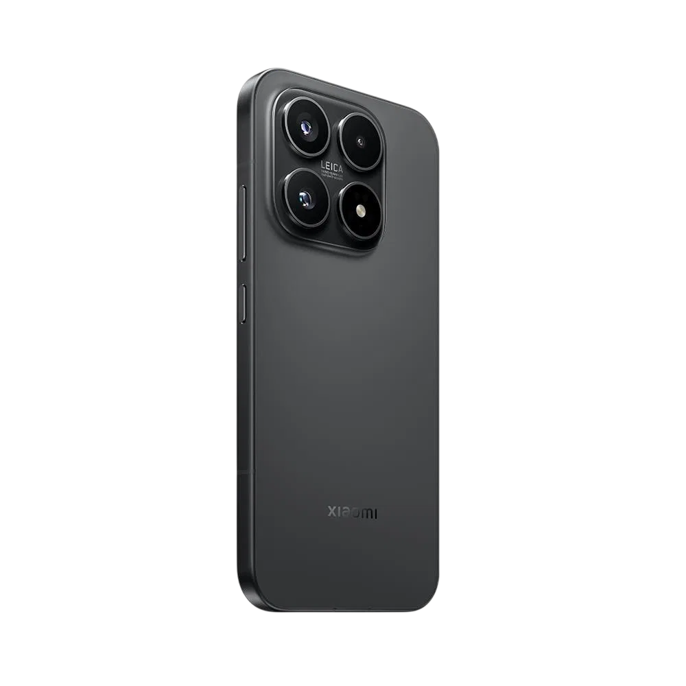 Siyah Xiaomi 17 akıllı telefonun arka yüzü, Leica logolu dörtlü kamera modülü ve yan tuşlar yakın plan