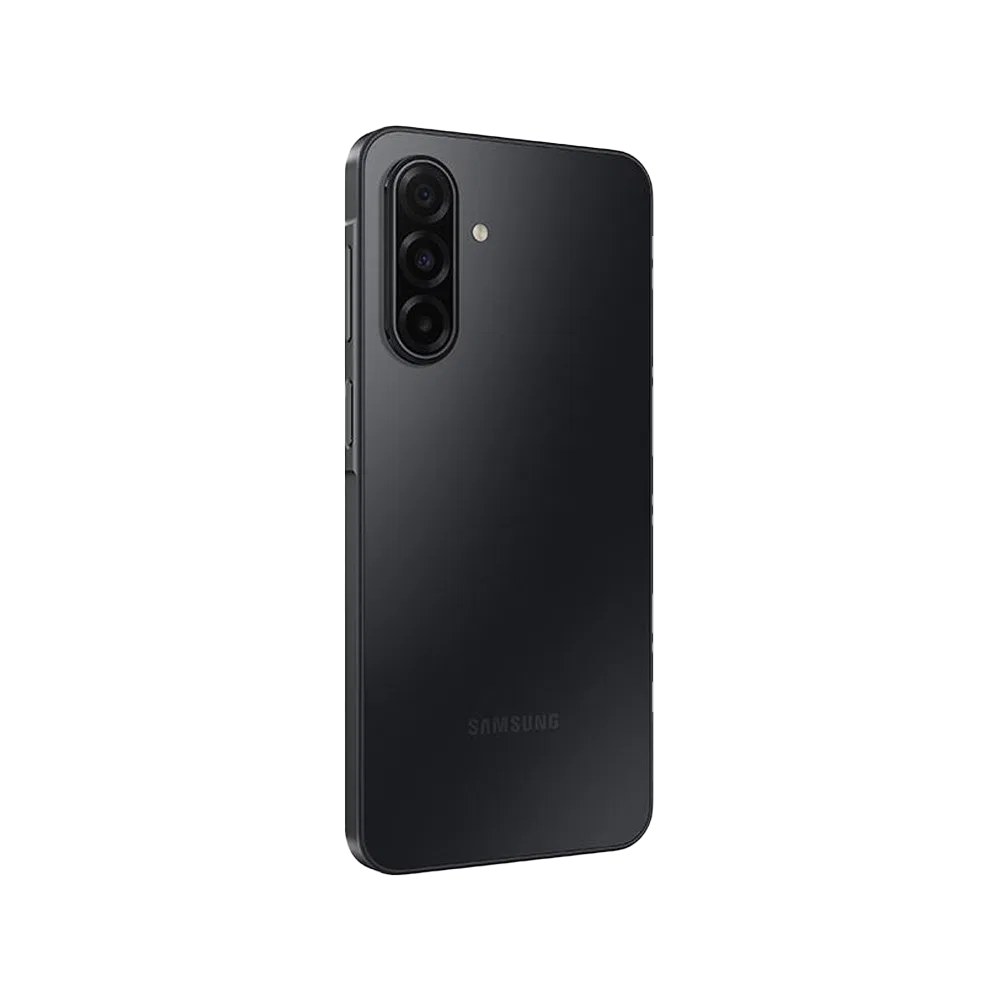 Siyah Samsung Galaxy A17 akıllı telefon, arka yüzey ve üçlü kamera modülüyle yandan görünüm