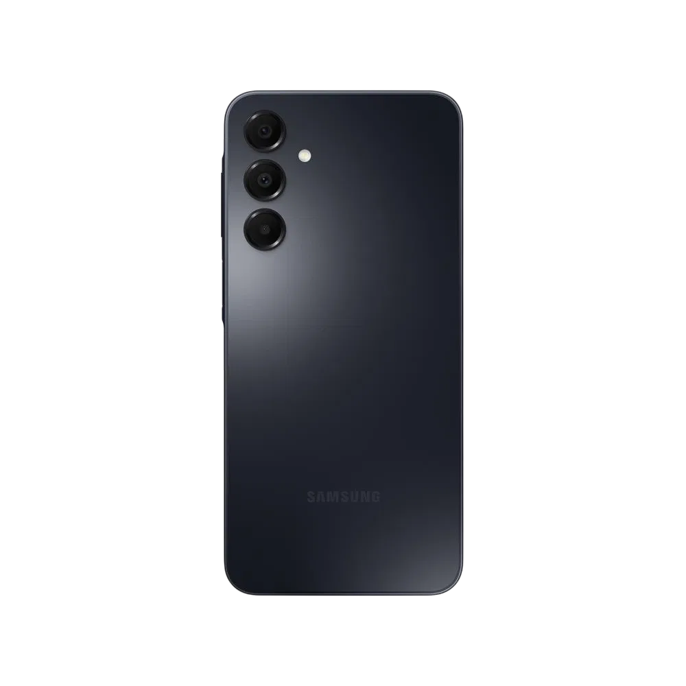 Samsung Galaxy A16 5G siyah akıllı telefonun arka yüzü, üçlü kamera ve LED flaş detayıyla
