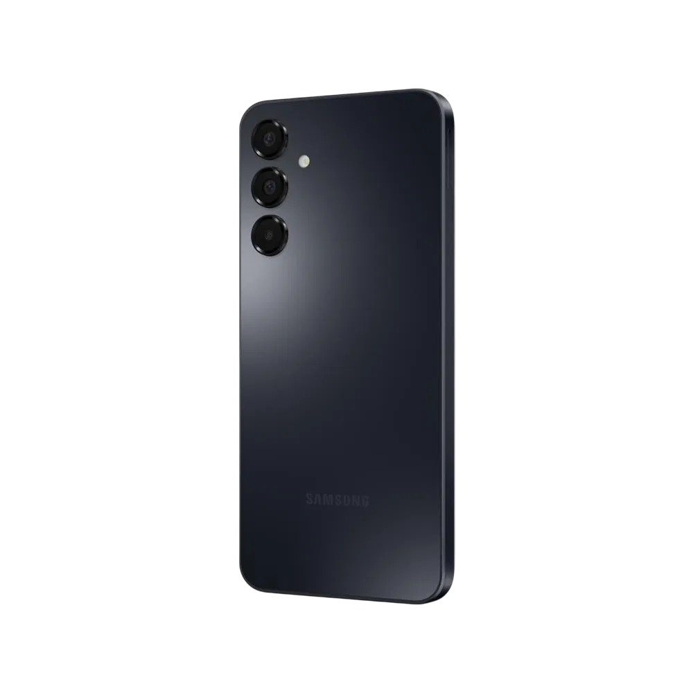 Samsung Galaxy A16 siyah akıllı telefonun arka yüzü, üçlü kamera ve LED flaş tasarımıyla görünüm