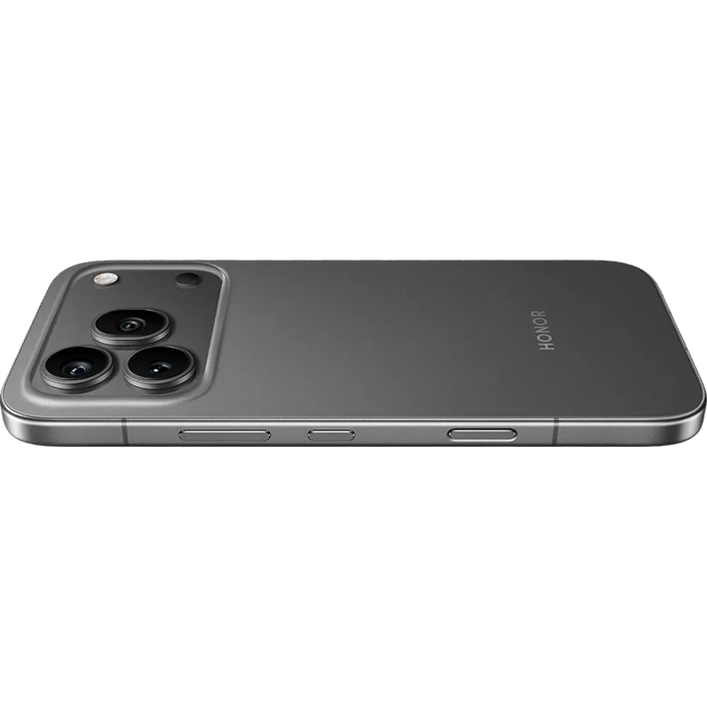 Siyah Honor 600 Pro akıllı telefonun arka yüzeyi, üçlü kamera modülü ve ince yan çerçeve detayı