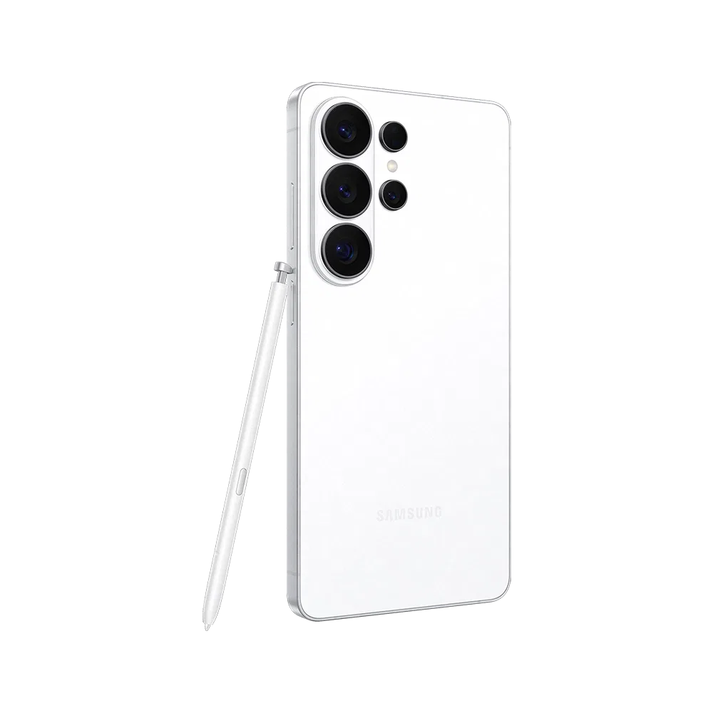 Beyaz Samsung Galaxy S26 Ultra akıllı telefon, arka yüz ve çoklu kamera tasarımı, yanında S Pen kalem