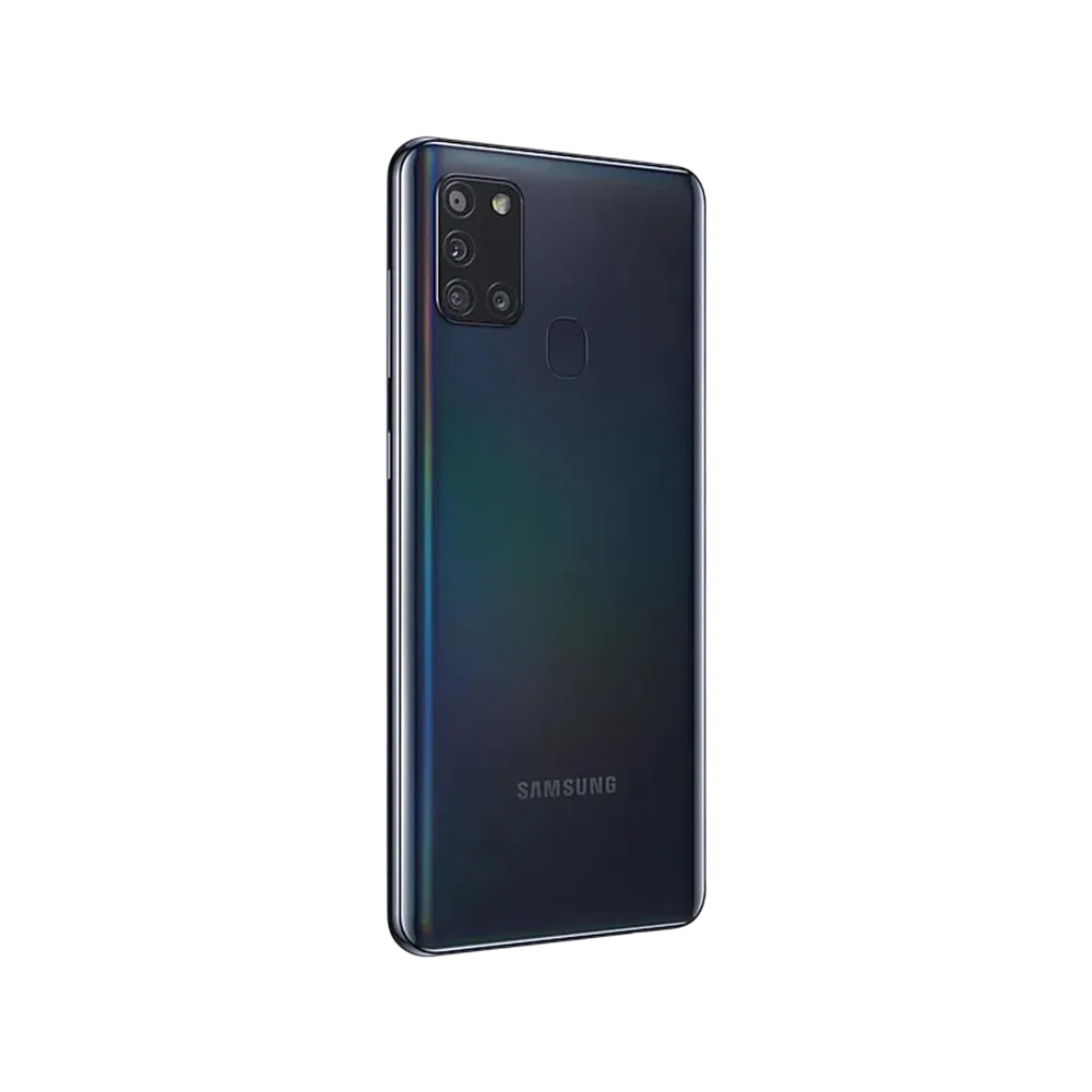 Samsung Galaxy A21s siyah akıllı telefonun arka yüzü, dörtlü kamera modülü ve parmak izi sensörü görünüyor