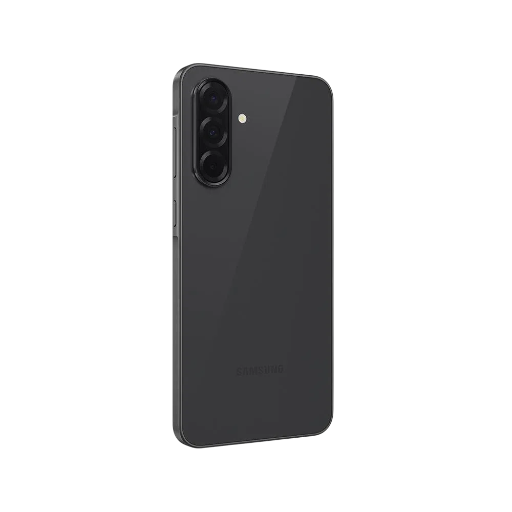 Samsung Galaxy A36 siyah akıllı telefonun arka yüzü, üçlü kamera ve flaş detayıyla yandan görünüm