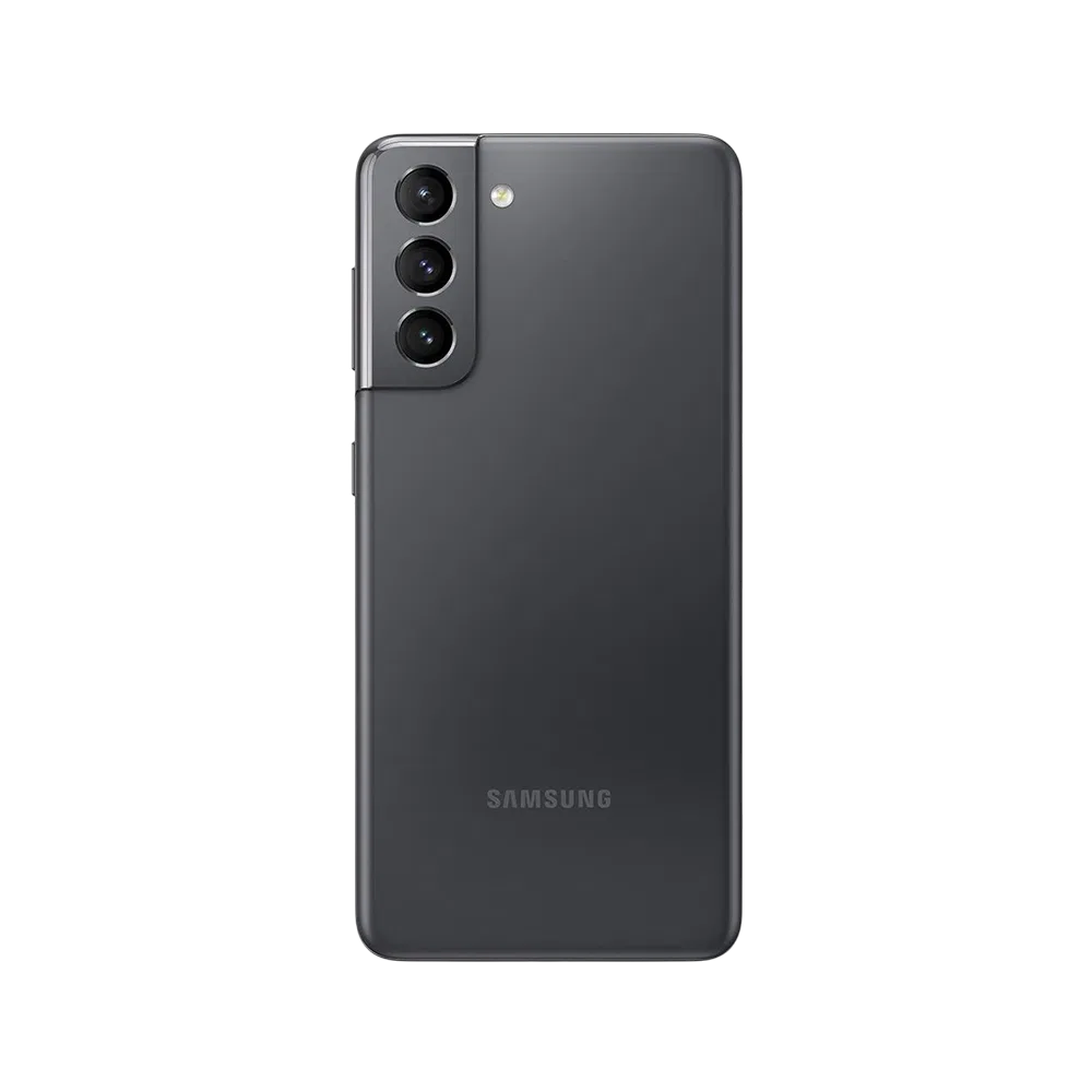 Gri Samsung Galaxy S21 akıllı telefonun arka yüzü, üçlü kamera modülü ve sade tasarım detayı