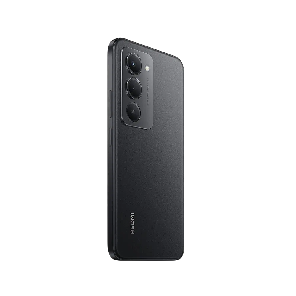 Xiaomi Redmi 15 siyah akıllı telefonun arka yüzü, üçlü kamera modülü ve mat gövde tasarımı