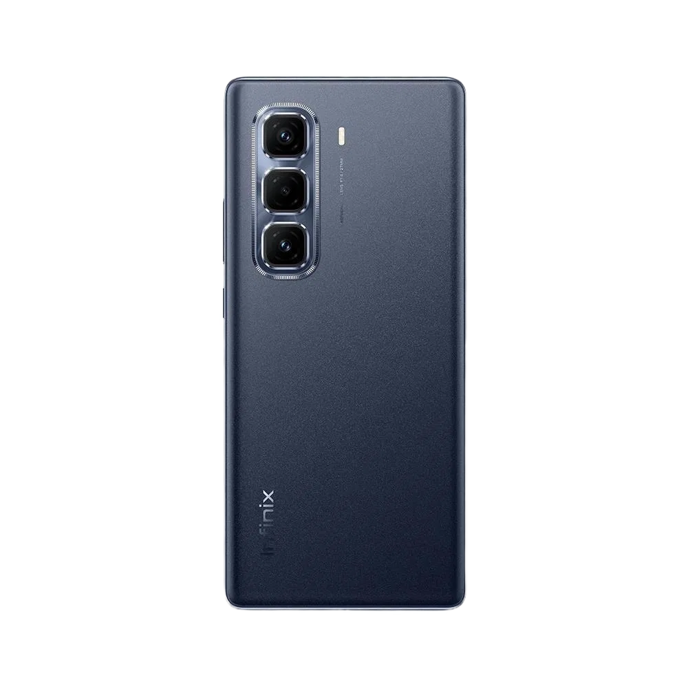 Siyah Infinix Hot 50 Pro Plus akıllı telefonun arka yüzü, üçlü kamera modülü ve LED flaş tasarımı