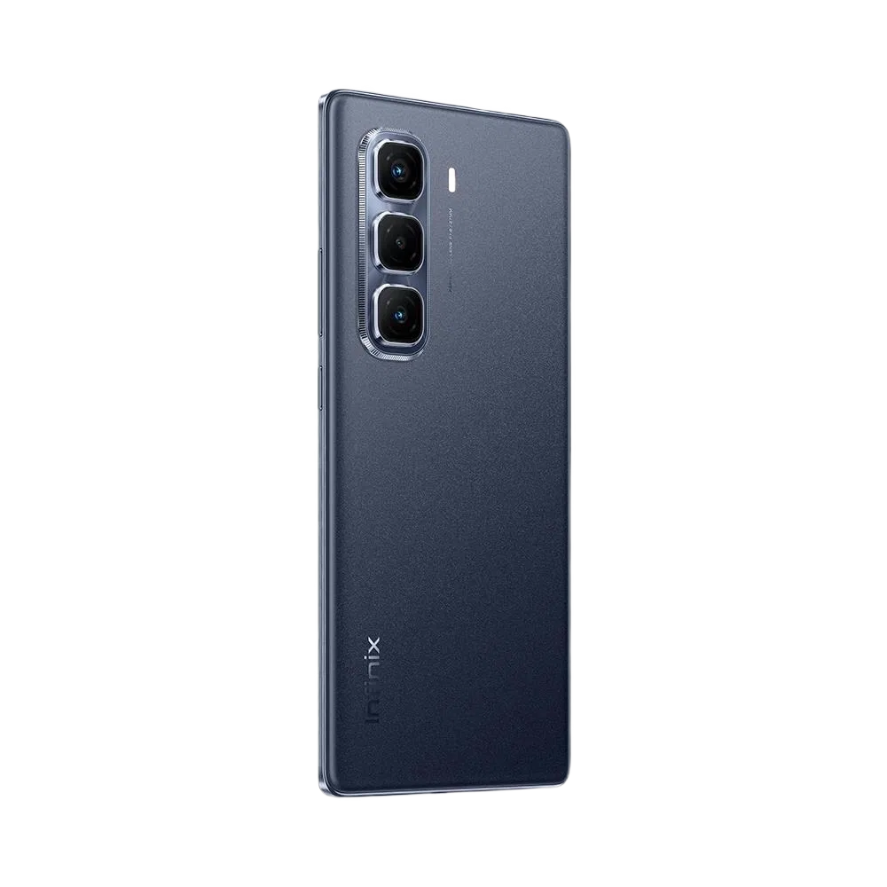 Infinix Hot 50 Pro Plus siyah akıllı telefon, arka yüzey ve üçlü kamera tasarımıyla yandan görünüm
