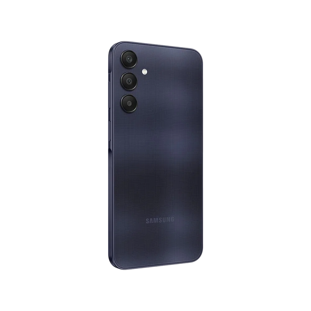 Samsung Galaxy A25 siyah akıllı telefonun arka yüzü, üçlü kamera modülü ve LED flaş detayıyla