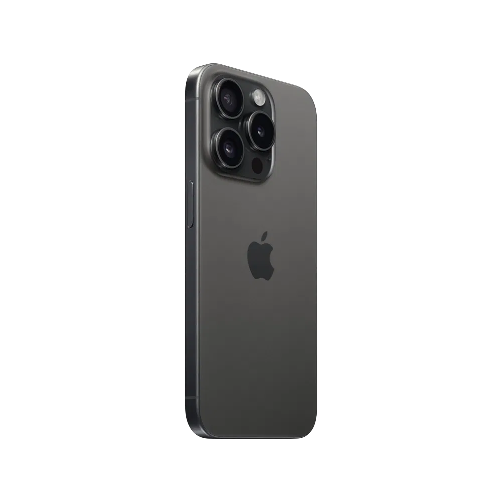 Apple iPhone 15 Pro Siyah Titanyum akıllı telefon, arka yüz ve üçlü kamera modülü yakın plan görünüm
