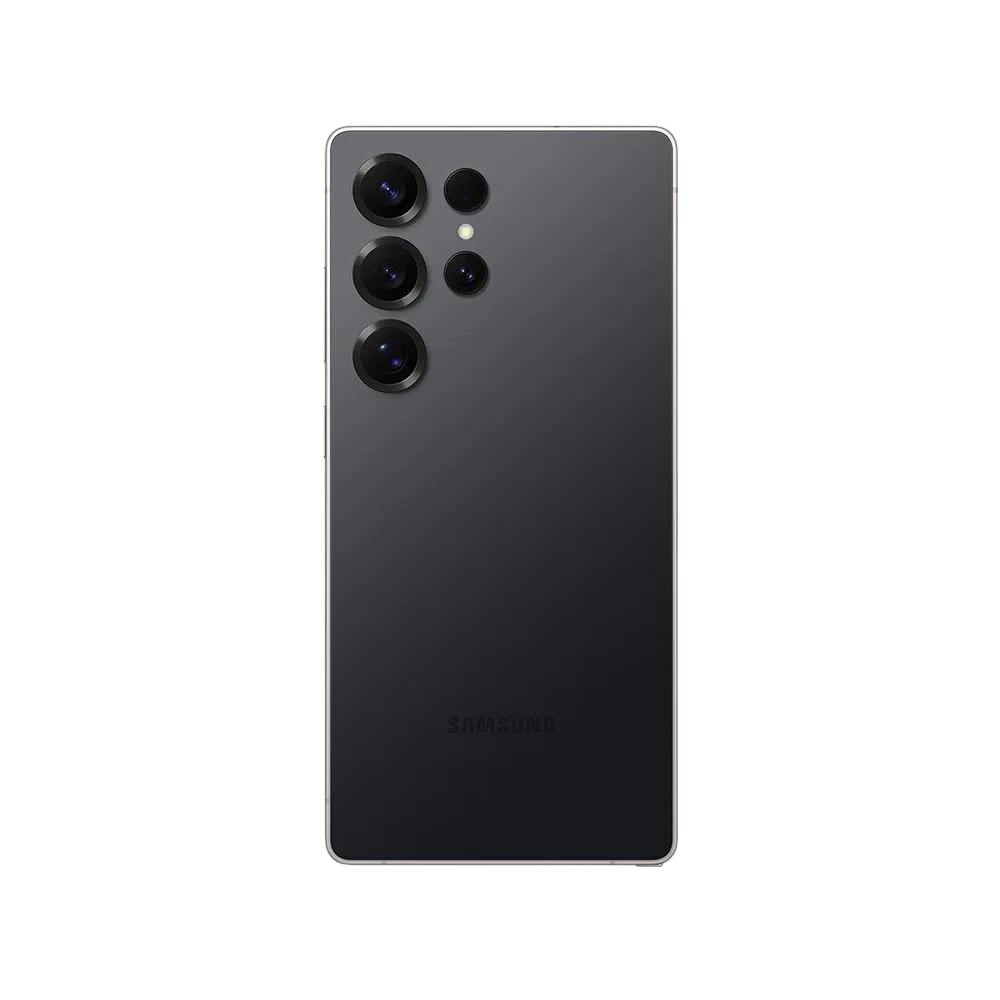 Samsung Galaxy S25 Ultra Titanyum Siyah akıllı telefonun arka yüzü, çoklu kamera modülüyle görünüm