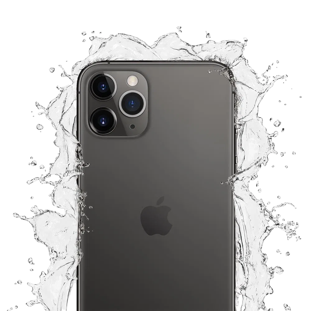 Siyah Apple iPhone 11 Pro akıllı telefonun arka yüzü, üçlü kamera modülü ve su sıçrama detayıyla